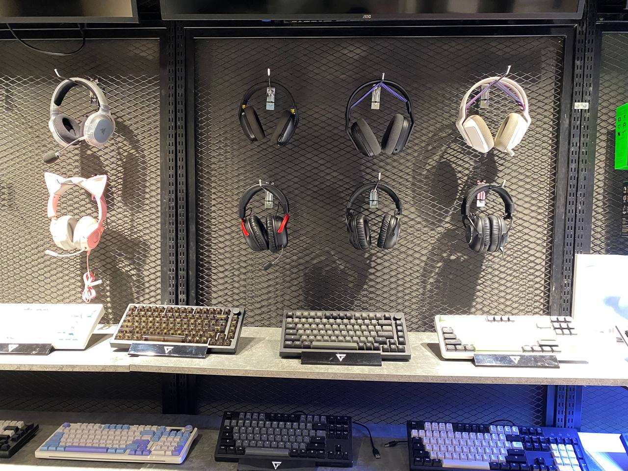 Góc rộng Razer + Logitech